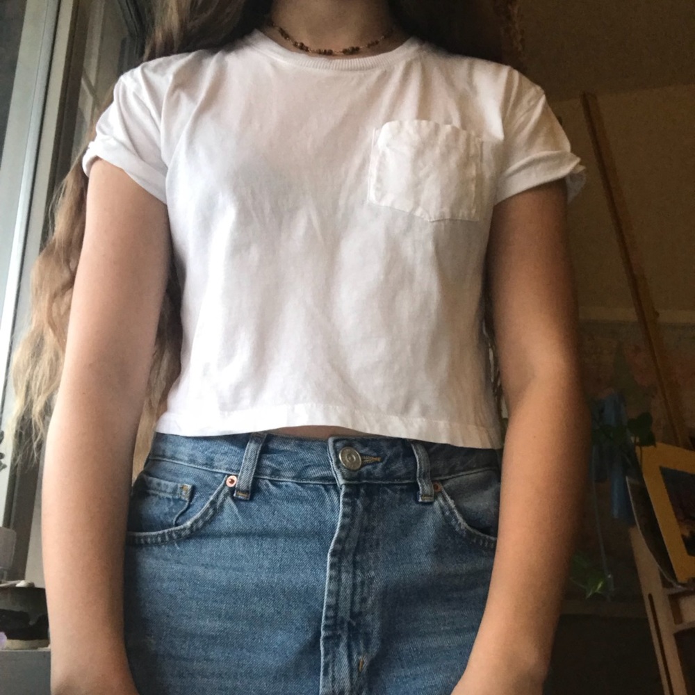 White tee shirt